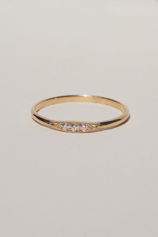 Sileas Ring / White Diamond + 14K Gold