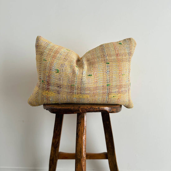 Dorian Pillow