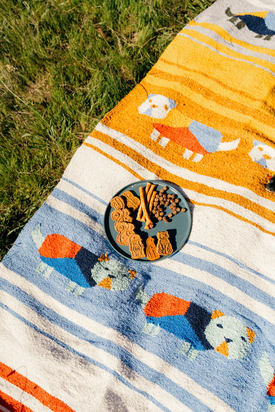 Perro Dorado - Woven Blanket