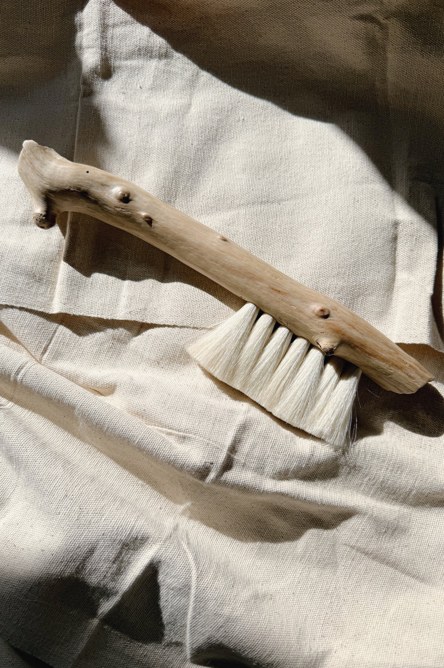 Castaway Driftwood Brush