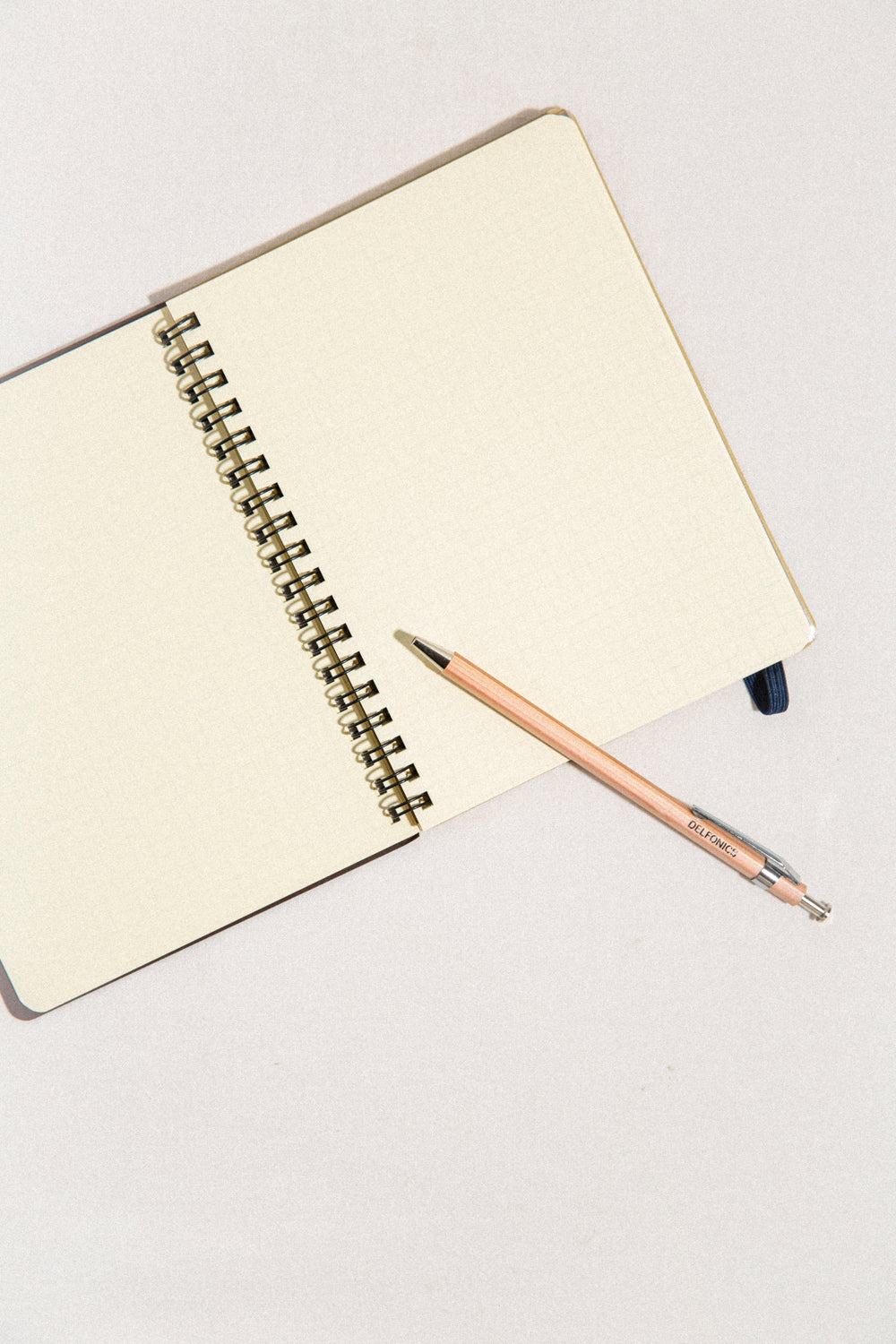Rollbahn Gridded Notebook