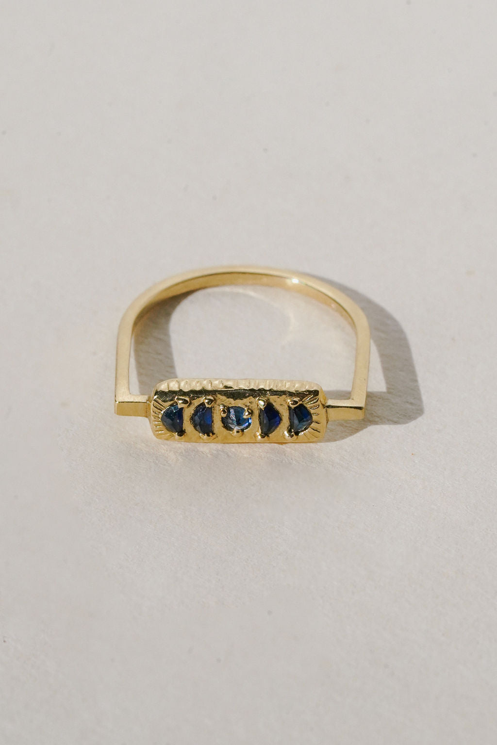 Load image into Gallery viewer, Moonphase Ring / 14K Gold
