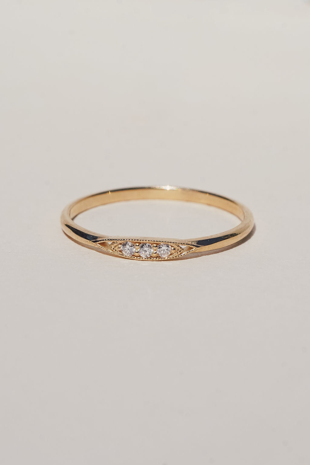 Sileas Ring / White Diamond + 14K Gold