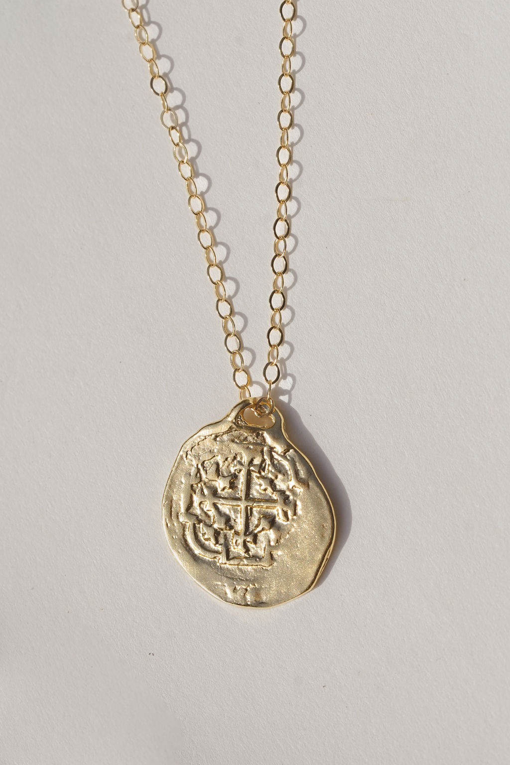 Load image into Gallery viewer, Medallion Necklace
