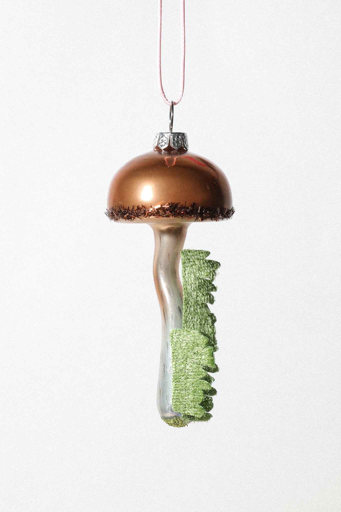 Load image into Gallery viewer, Mushroom Ornament / Moss
