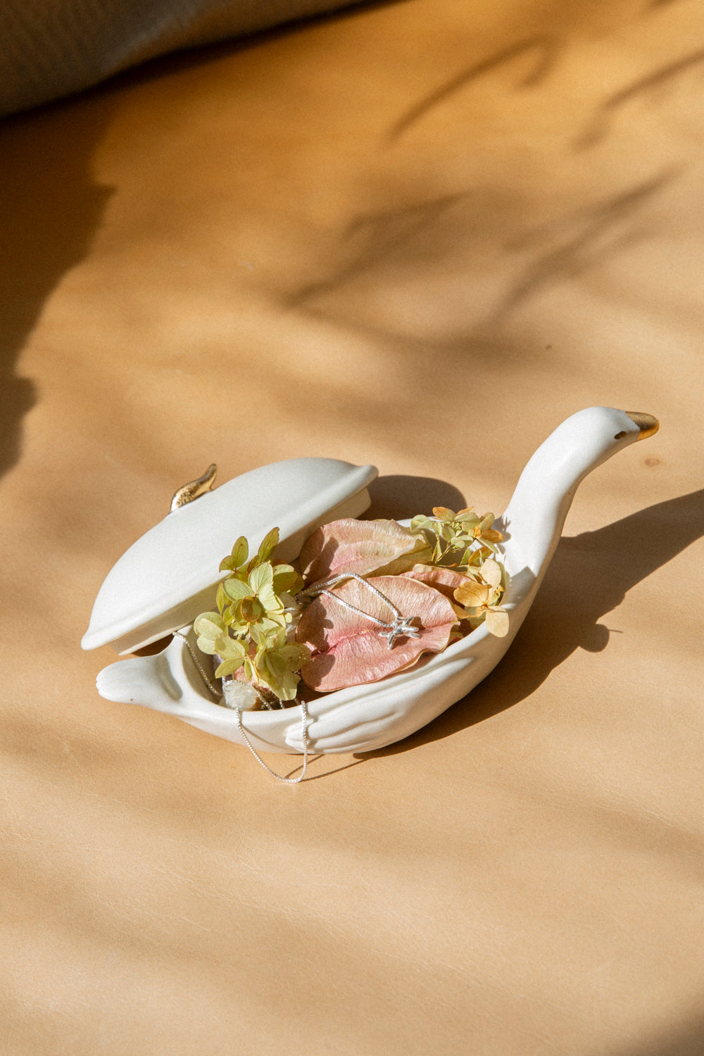 Eloise - Swan Treasure Box