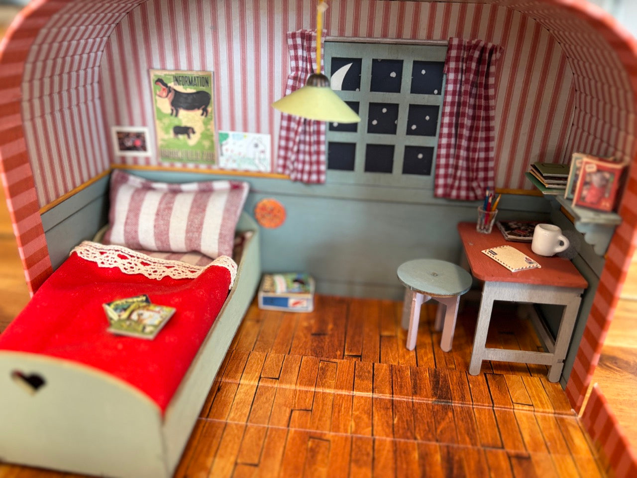 Mouse Mansion - Bedroom