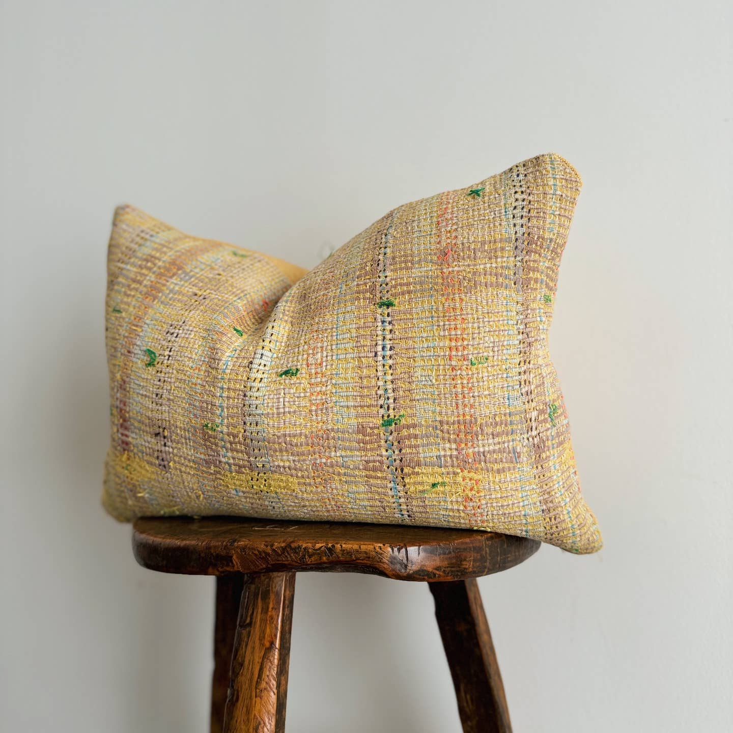 Dorian Pillow