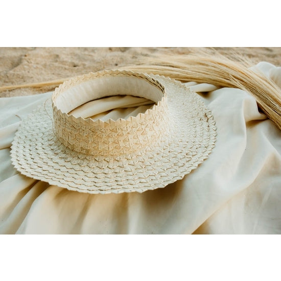 Load image into Gallery viewer, Straw Crownless Sun Hat
