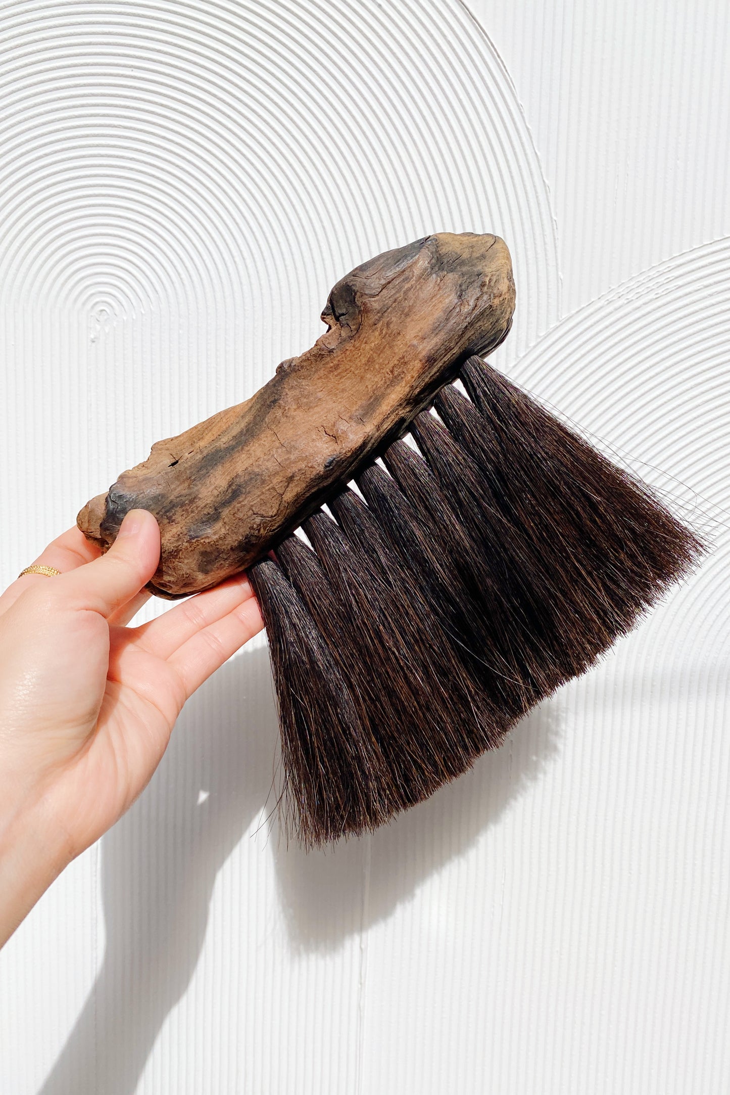 Beech & Horse Hair Crumb Brush – Earthen