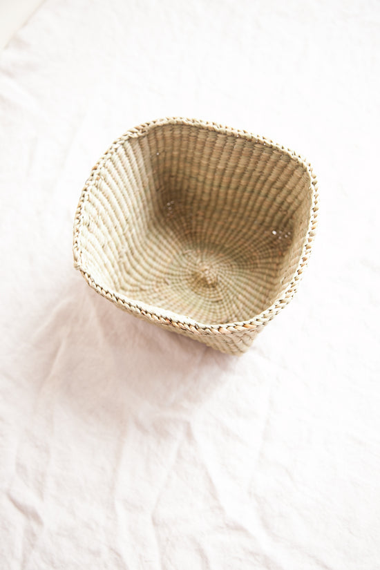 Load image into Gallery viewer, Woven Bowl
