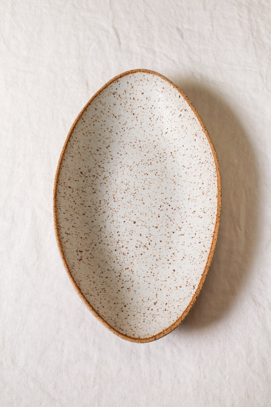 Load image into Gallery viewer, Oval Bowl / Sand
